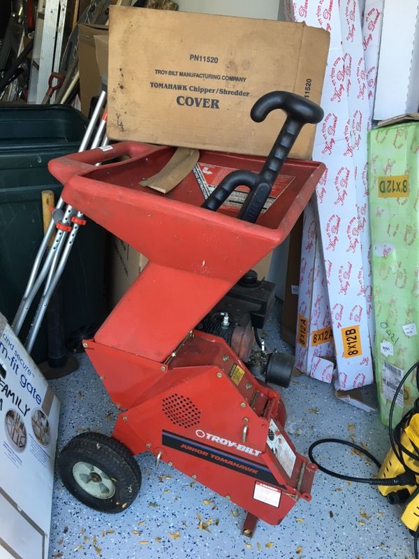 Chipper/ Shredder- Troy-Bilt Junior Tomahawk Chipper