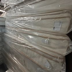 Luxury Saatva & Tempur-Pedic Mattresses – 50-80% Off!     •    Brand New, Minor Blemishes (Nothing That Affects Comfort)     •    King, Queen, Full, T