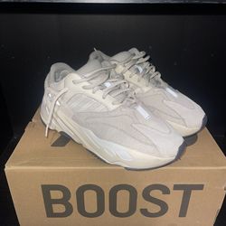 Adidas Yeezy Boost 700 Analog