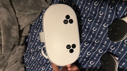 Meta quest 3s barely use it good condition