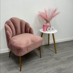 Like New Stunning Ball & Cast Accent Chair in a lovely rose color 