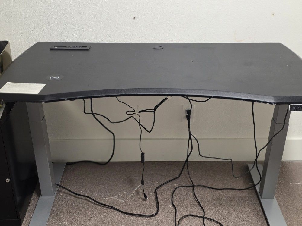 Electronic Adjustable Desk
