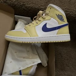 Brand New Nike Mid Women