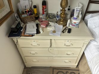 Drawer/Dresser/Night Stand