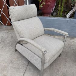 Ethan Allen Very Comfortable Well-Made Recliner