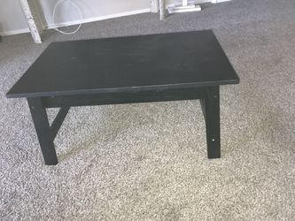 Small coffee or end table