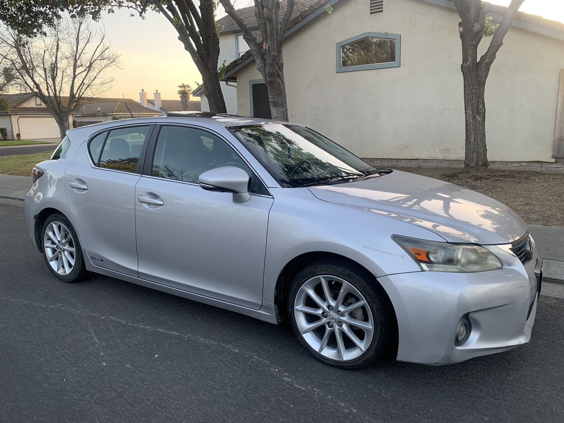 Lexus CT 200h