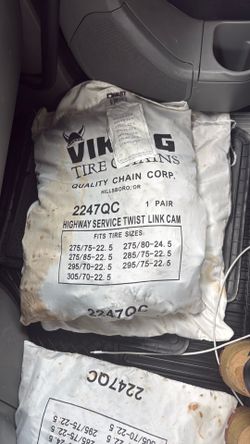 Semi truck chain sets with spider straps