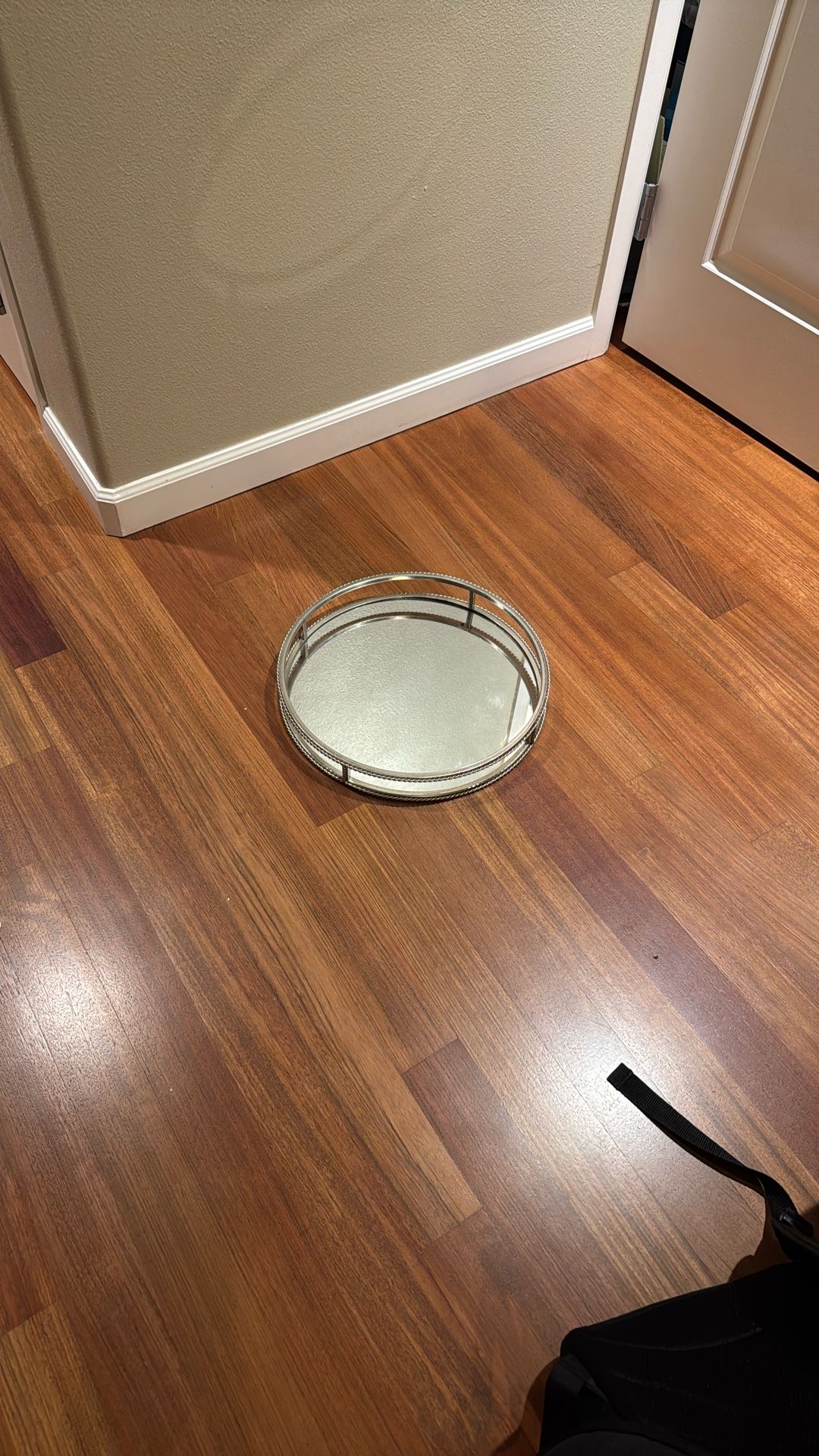 Mirrored Organizer Tray – $5
