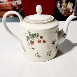 Wedgwood Fleur Teapot Fine China Made in Japan 1990's Flowers Fruit Cherry