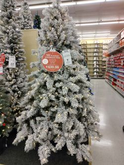 New 7.5 ft Edgewood Pine  Pre-Lit Full Led