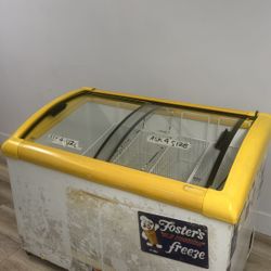 Commercial Ice Cream Display Freezer – Works Great