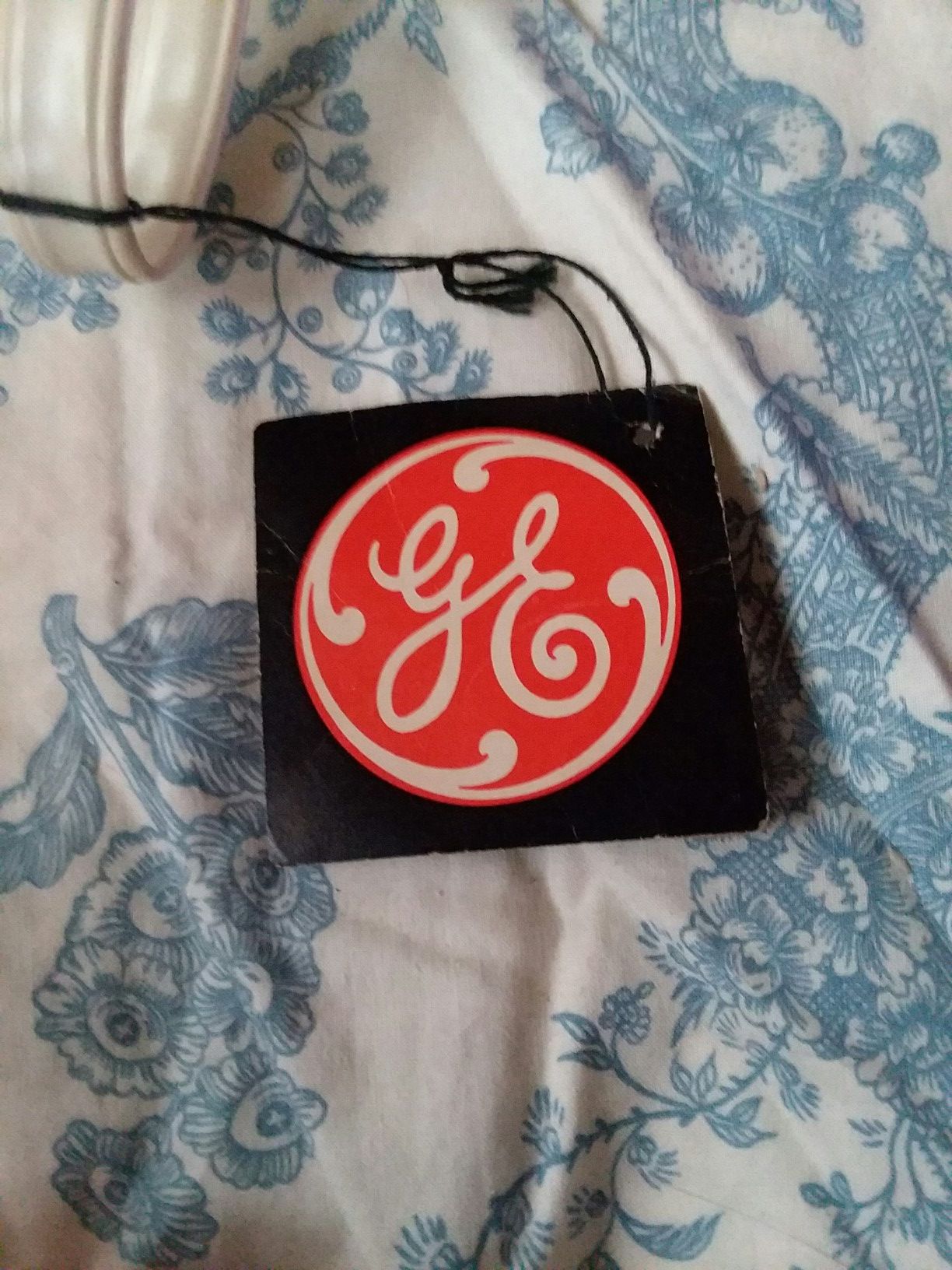 G.E. Portable hair dryer