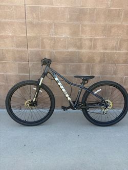 Trek Marlin 5 Gen 3 Dnister Black Size Small