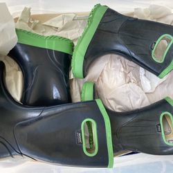 $15 Each Good Pair Of Kids Bogs Rubber Boots