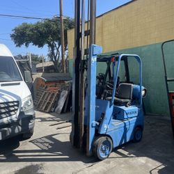 Forklift 