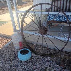 Set of two wagon wheels