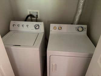 MOVING SALE !!!!! Whirlpool Washer & GE Dryer Set – Working