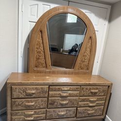 Dresser With Mirror
