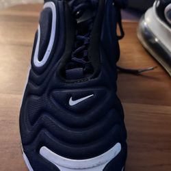 Nike Air Max 720 in the "Midnight Navy" colorway