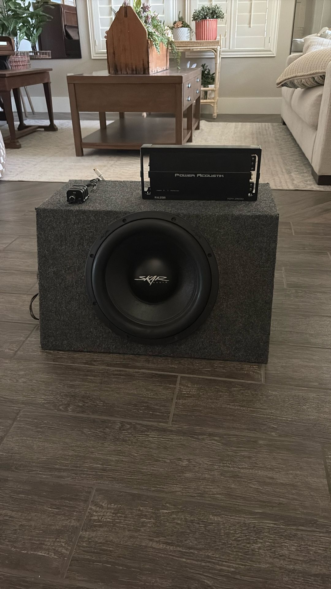 12 inch scar 1600 W subwoofer with 2500 W amplifier