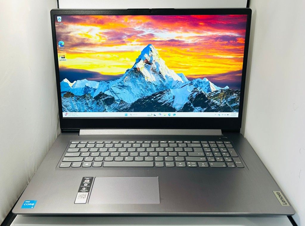 Lenovo 82H9 17-inch 2021 Core i3-1115G4 3.0Ghz 12GB 256GB Windows 11 Fully Functional
