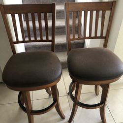 2 Bar Stools Leather Seats