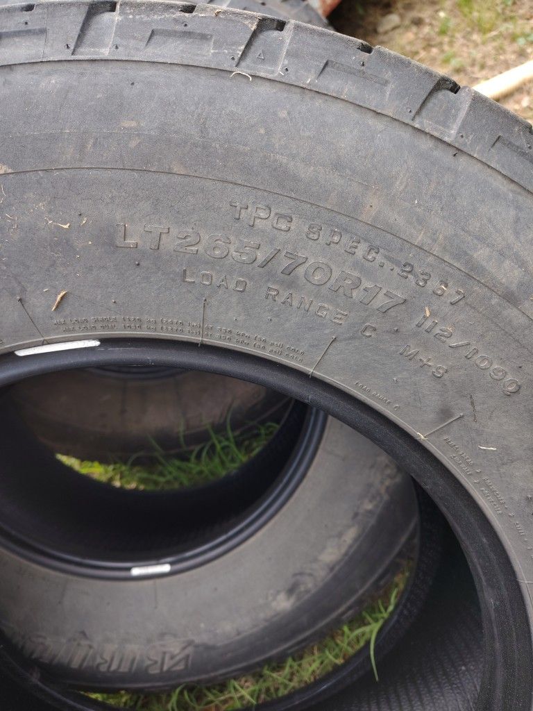 Set Of 4 Tires Bridgestone Dueller A/T LT265/70R17