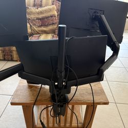 Triple Monitor Setup – 3 Dell Monitors + Adjustable Mount (Working) 