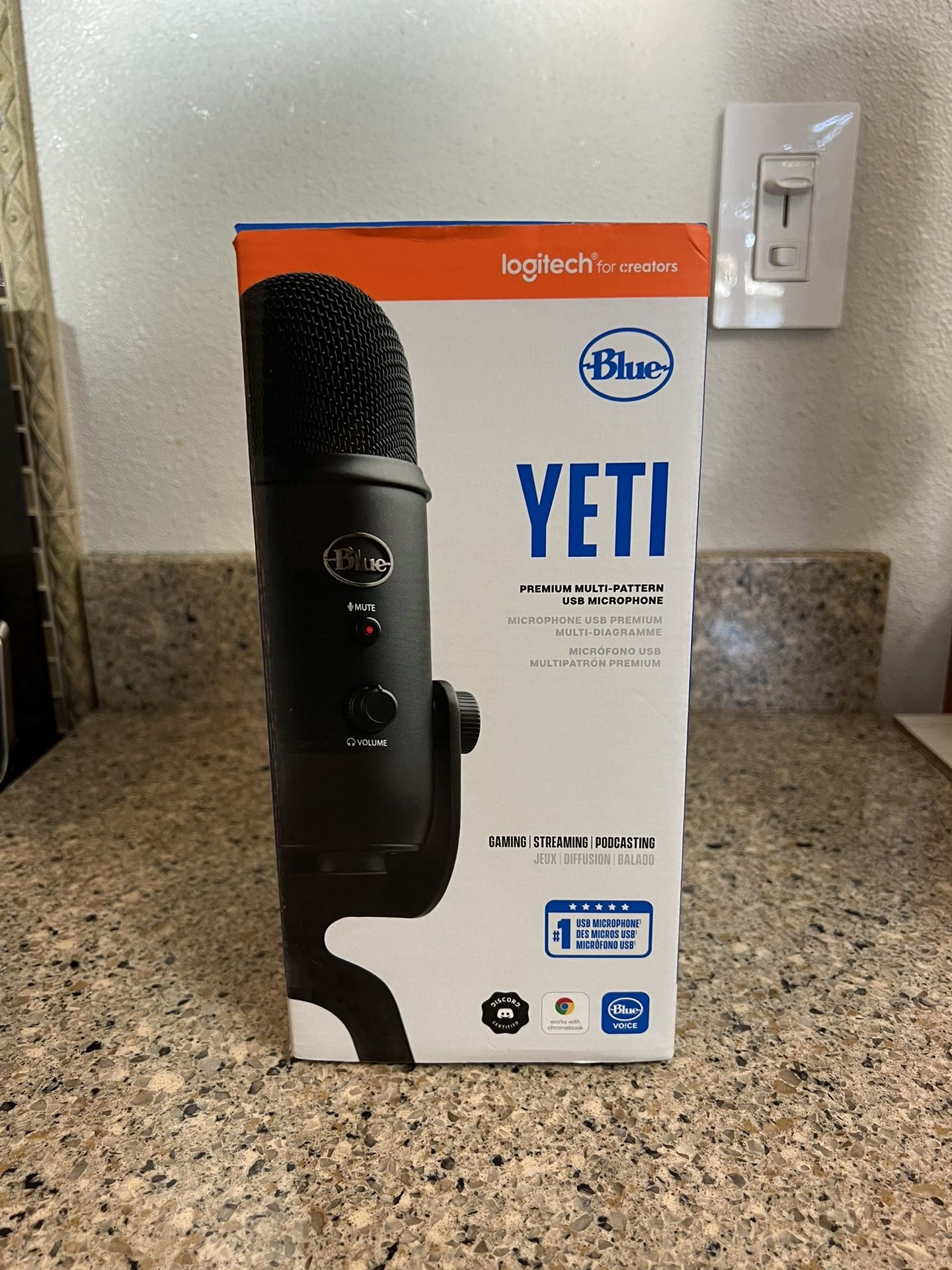 Podcast / Broadcasting Microphone 