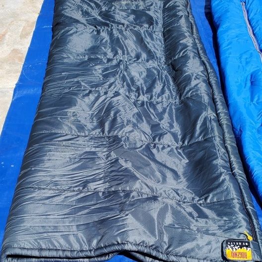 2 Sleeping Bags 