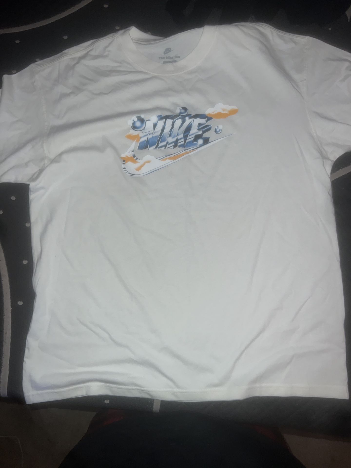 L Nike Tshirt