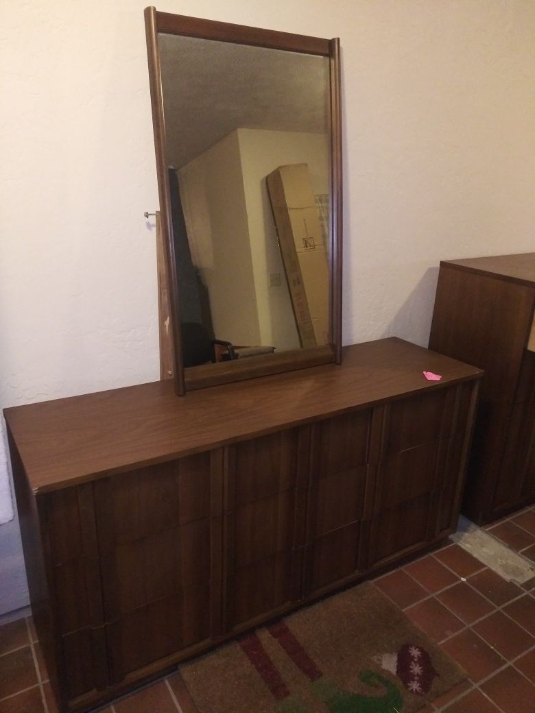 Vintage Chest of Drawers with Mirror