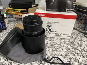 Canon EF 100mm f/2.8L Macro IS USM lens