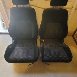 Nissan Hardbody 92/96 Seats 