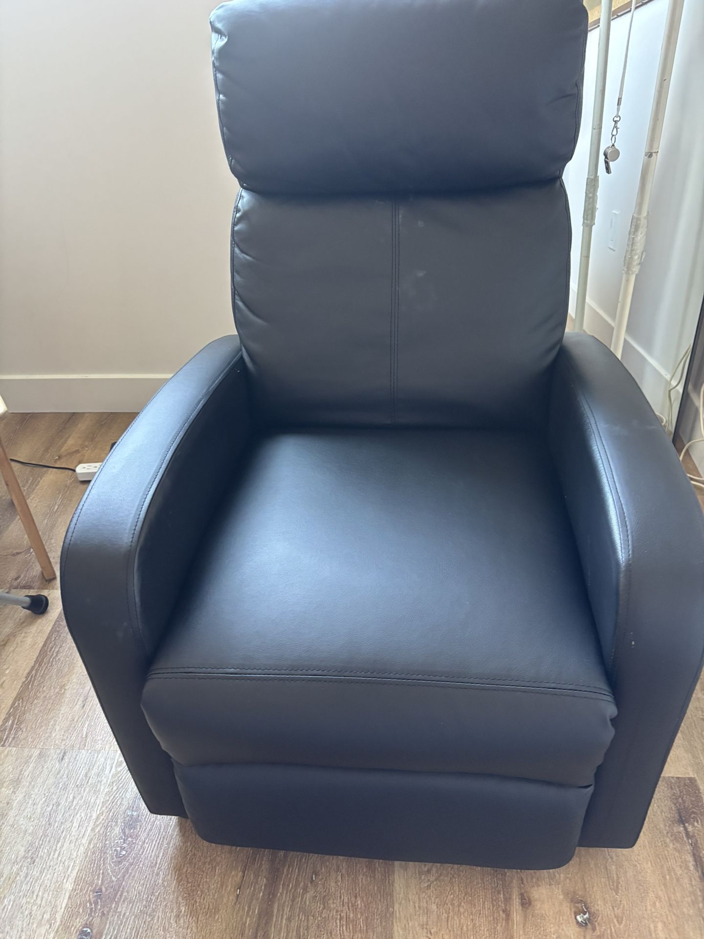 Recliner Dark Brown -Non smoking Home