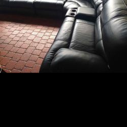 SECTIONAL GENUINE LEATHER RECLINER ELECTRIC BLACK COLOR.. DELIVERY SERVICE AVAILABLE 🚚💥💥✅