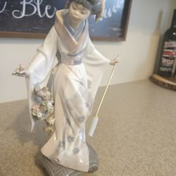 Lladro Figurine Collectible 