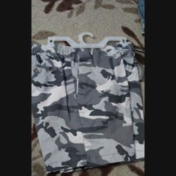 Men's Drawstring Shorts. New. Large 