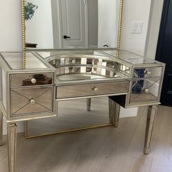 Beautiful Mirror Vanity 