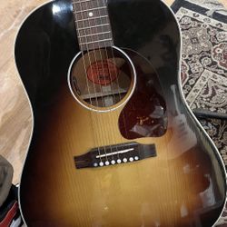 Gibson J45 Standard (RED SPRUCE)