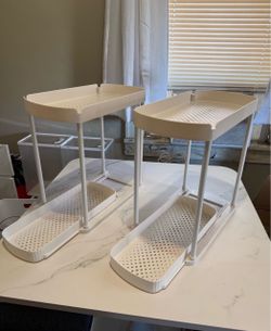 3 ORGANIZERS