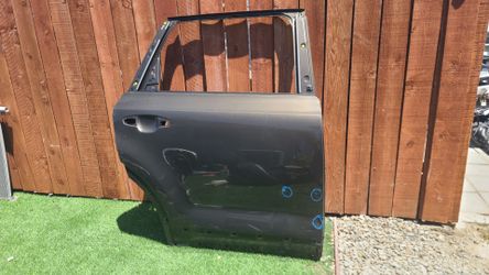 2020 - 2025 KIA TELLURIDE LEFT REAR  DOOR PASSENGER SIDE OEM.  NC4A