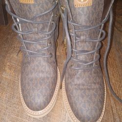 New Michael Kors Boots 9M