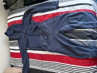 NIKE TECH SIZE SMALL  FULL SET (top and bottom)
