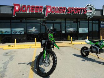 Apollo 250cc dirt bike on sale