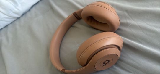 Beats Studio Pro X Kim Kardashian