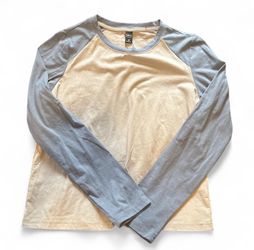 DAZY Blue Cream Long Sleeve Top Women’s Casual Colorblock Lightweight Shirt