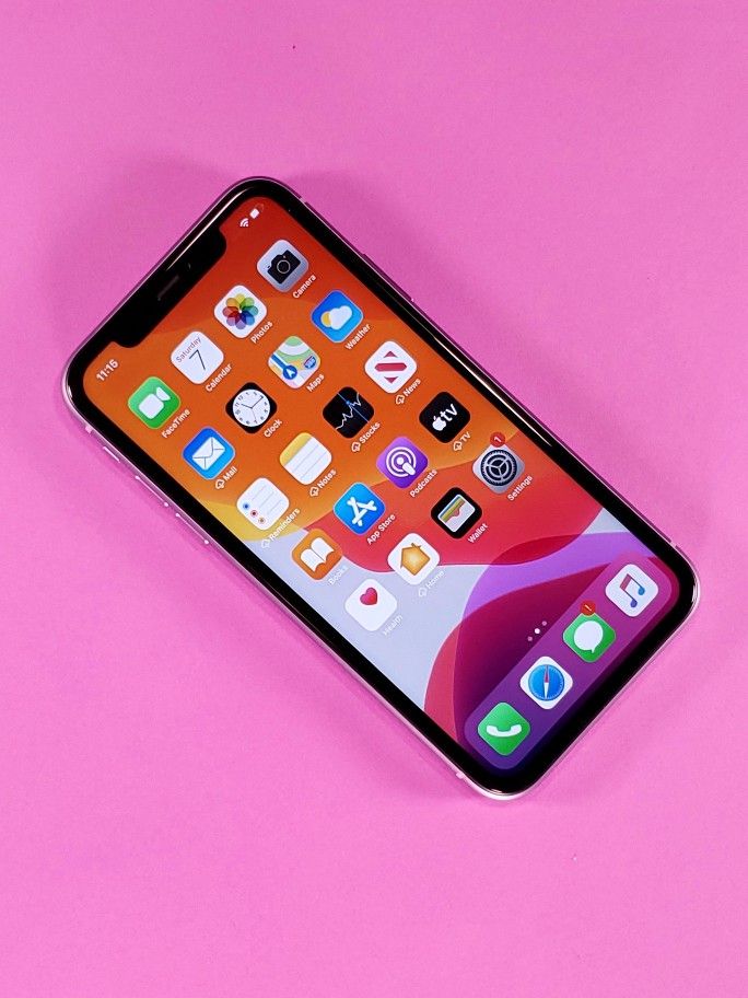 FREE AIRPODS Apple iPhone 11 Unlocked for Every Carrier 30-Day Warranty