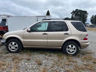 Mercedes-Benz ML 350 – Clean Title – Runs & Drives